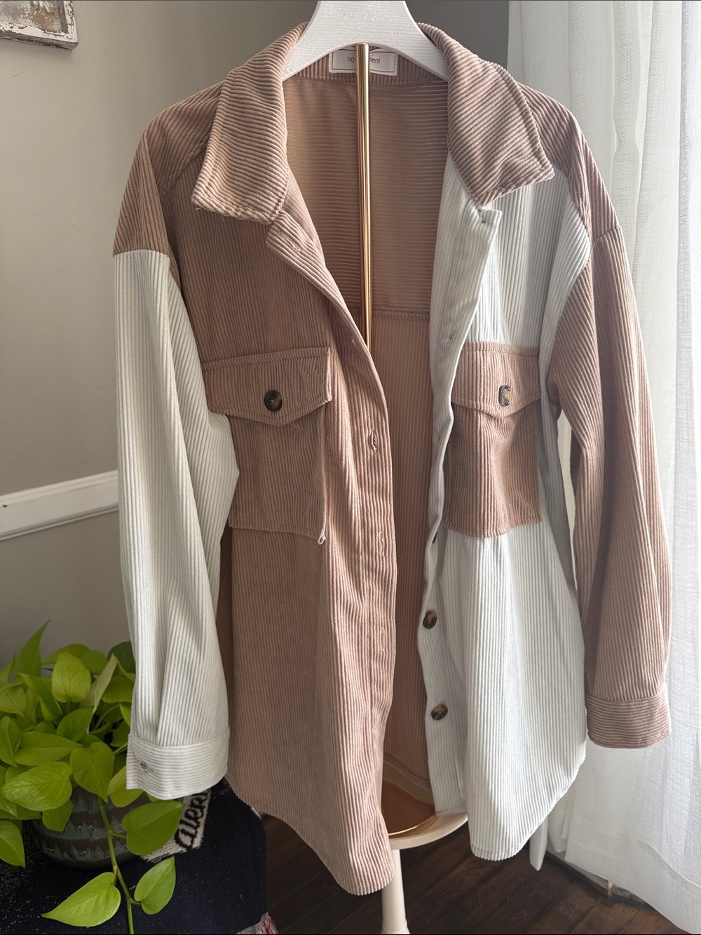Two-Tone button shirt in Taupe & Cream